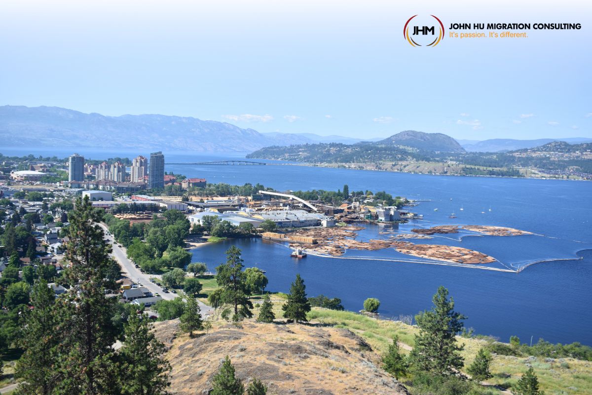 Kelowna, British Columbia – Mùa đông ngắn, mùa hè rực rỡ trong thung lũng nắng ấm_John Hu Migration